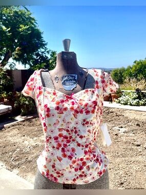 Nwt Peach brand floral sweatheart neckline puff sleeve top szL